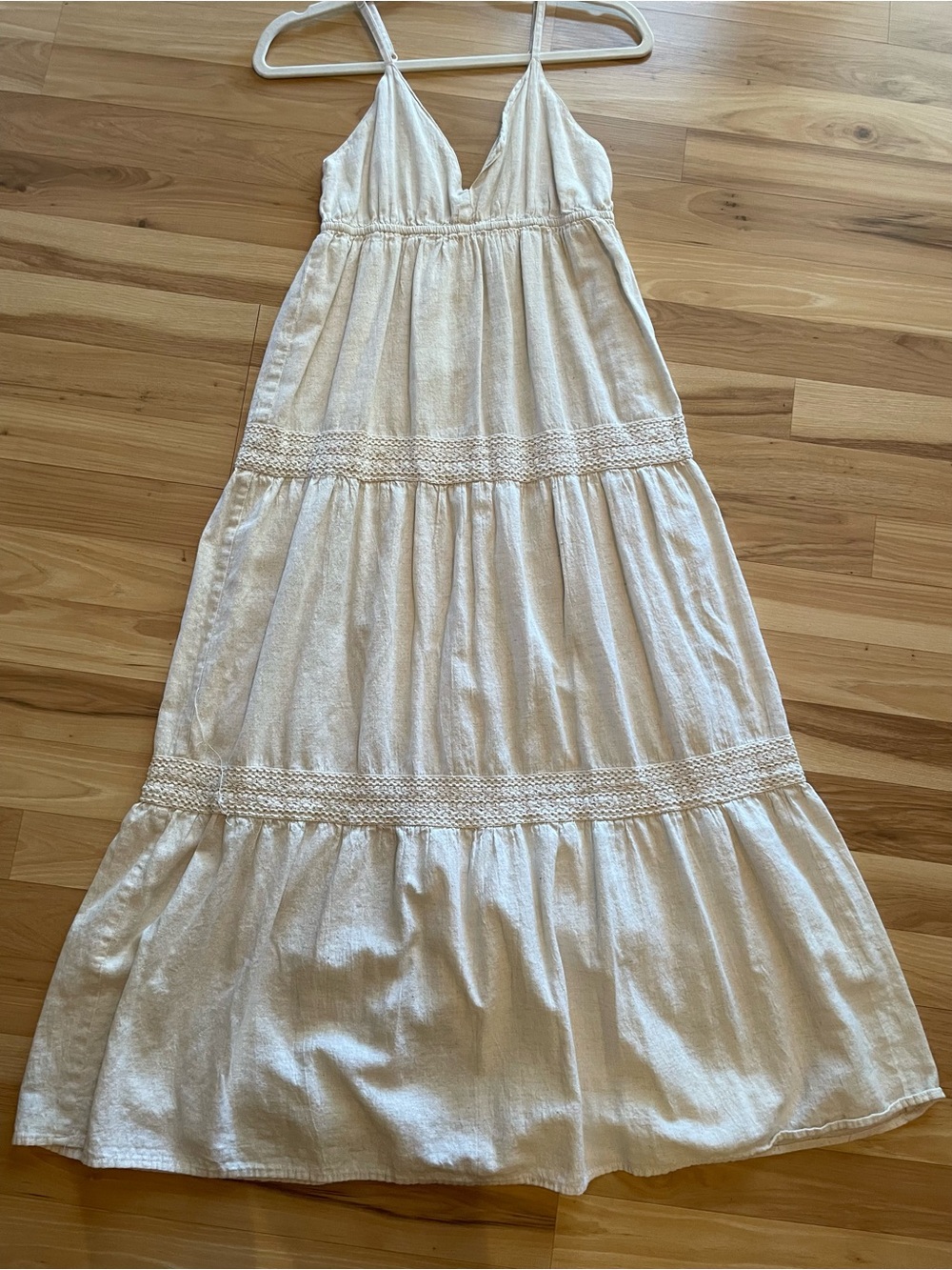 100% Cotton Tiered V-Neck Maxi Dress. EUC Size SM